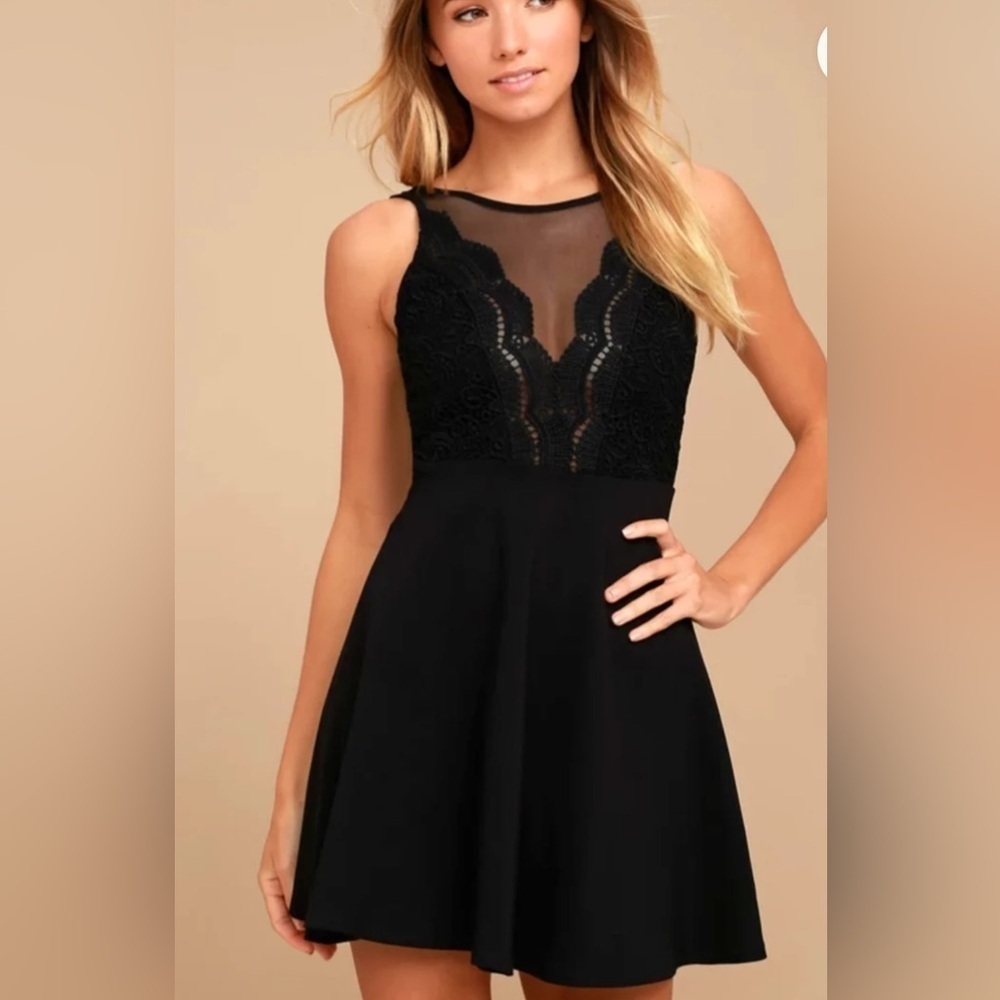 Lulus I Promise Black Lace Skater Dress size med dark black color